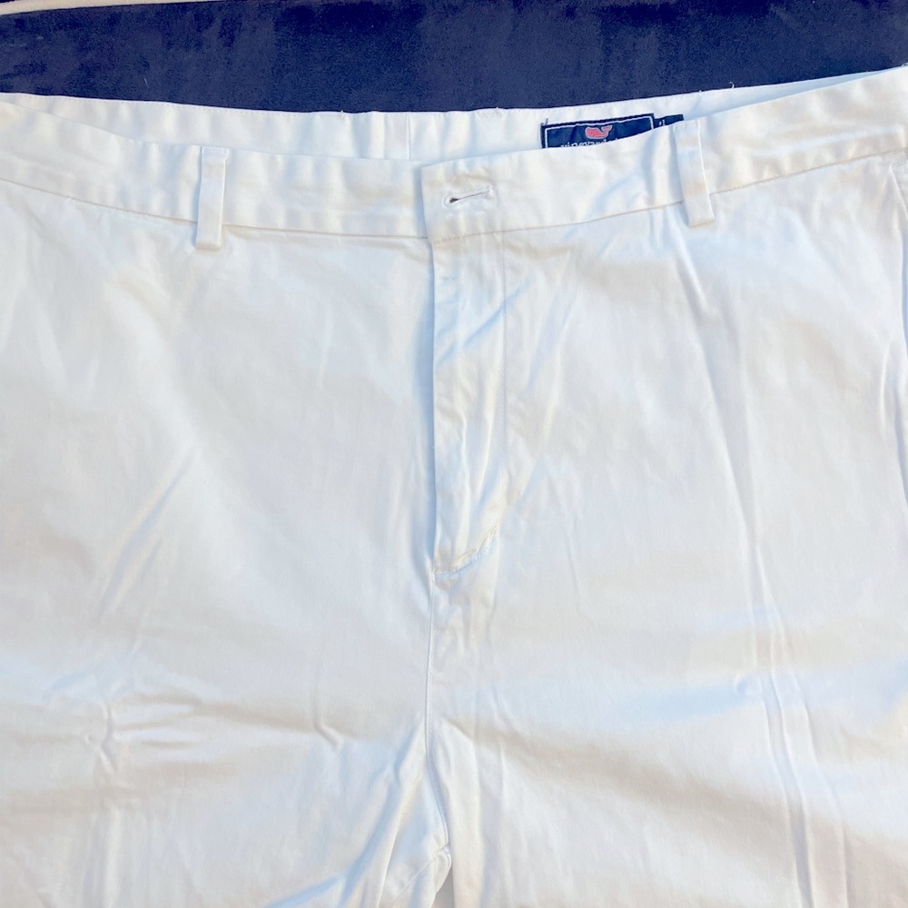 Vineyard vines white shorts